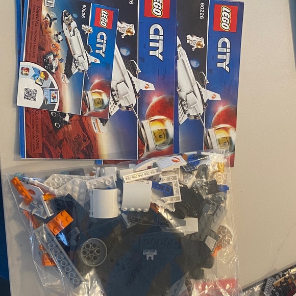 LEGO City Set 60226 Mars Research Shuttle - Picture 8 of 8